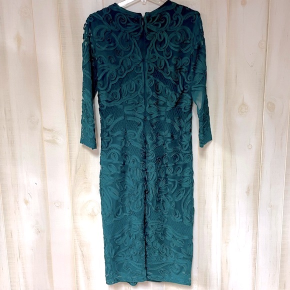 JS Collections Emerald Green Sheer Sleeve Textured Swirl Dress Sz 14 Bodycon - Picture 2 of 7